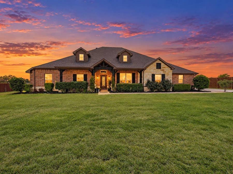 Property photo for 217 Heather Lane, Decatur, TX