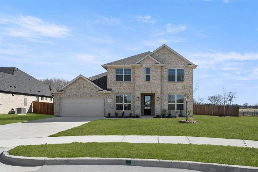 Property photo for 931 Richard Pittmon Drive, DeSoto, TX
