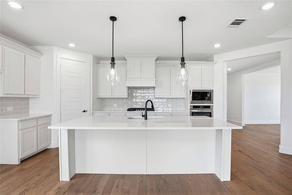 7317 Saker Street, Fort Worth, TX 76179 7317 Saker Street, Fort Worth, TX 76179