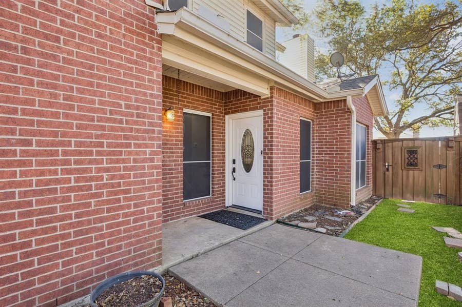 Property photo for 6814 Dolphin Circle, Rowlett, TX