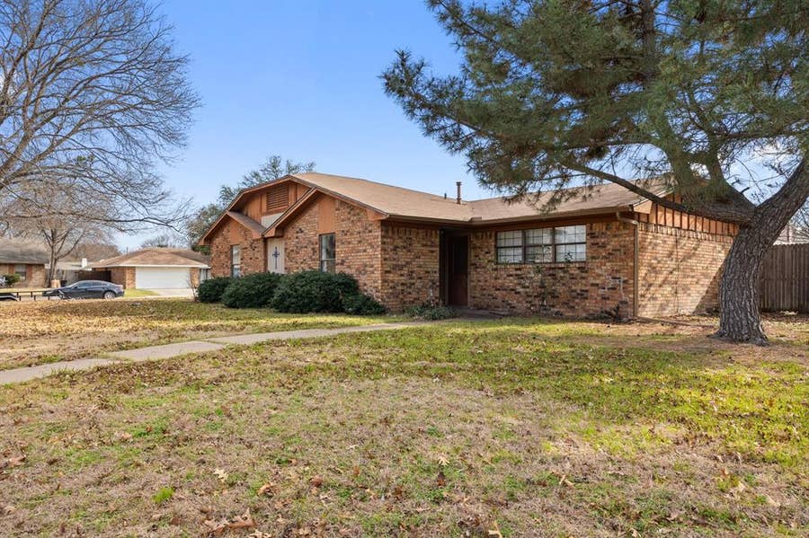 Property photo for 2736 Chebi Lane, Denton, TX