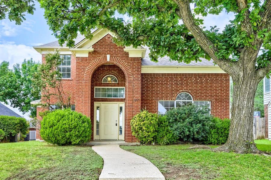 Property photo for 809 Schrade Trail, Mesquite, TX