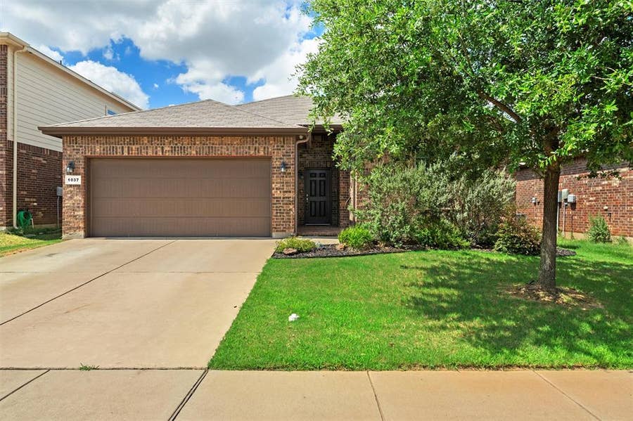 Property photo for 1037 Doe Meadow Drive, Fort Worth, TX
