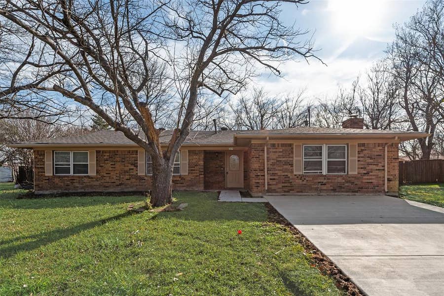 Property photo for 509 E Willow Lane, Princeton, TX