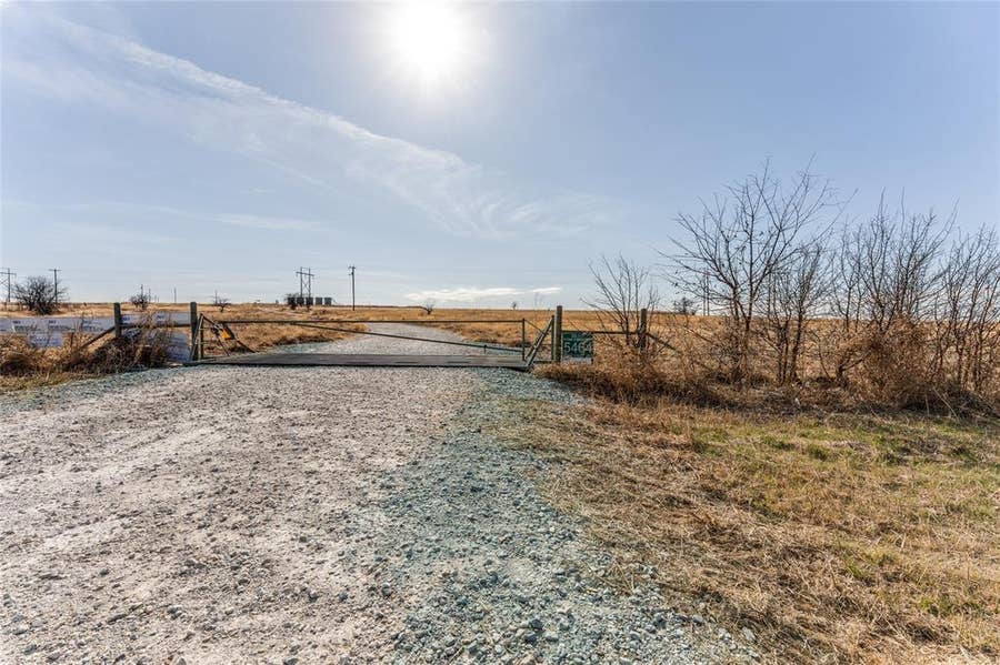 Property photo for OOO S Hwy 287, Decatur, TX