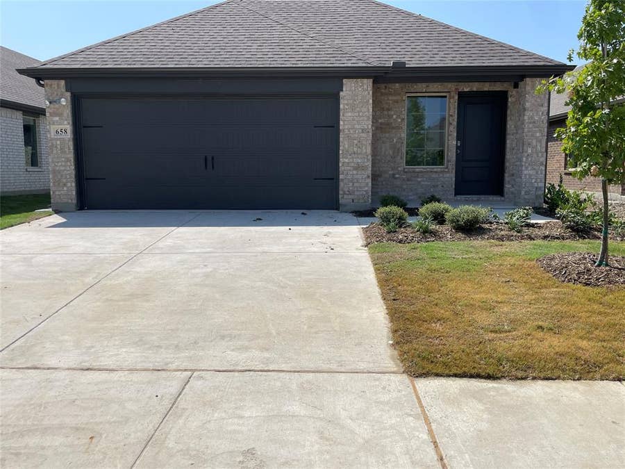 Property photo for 658 Walkabout Place, Lavon, TX