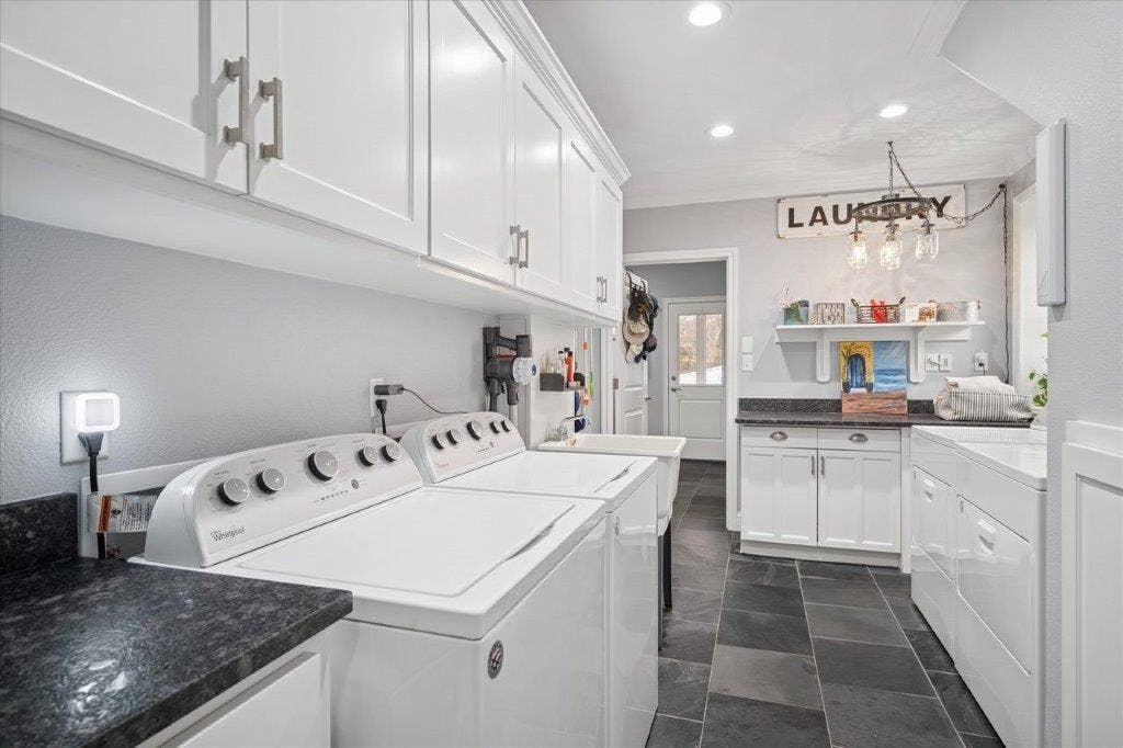 154 Bayside Circle, Malakoff, TX 75148 Room for 2 washers and dryers.