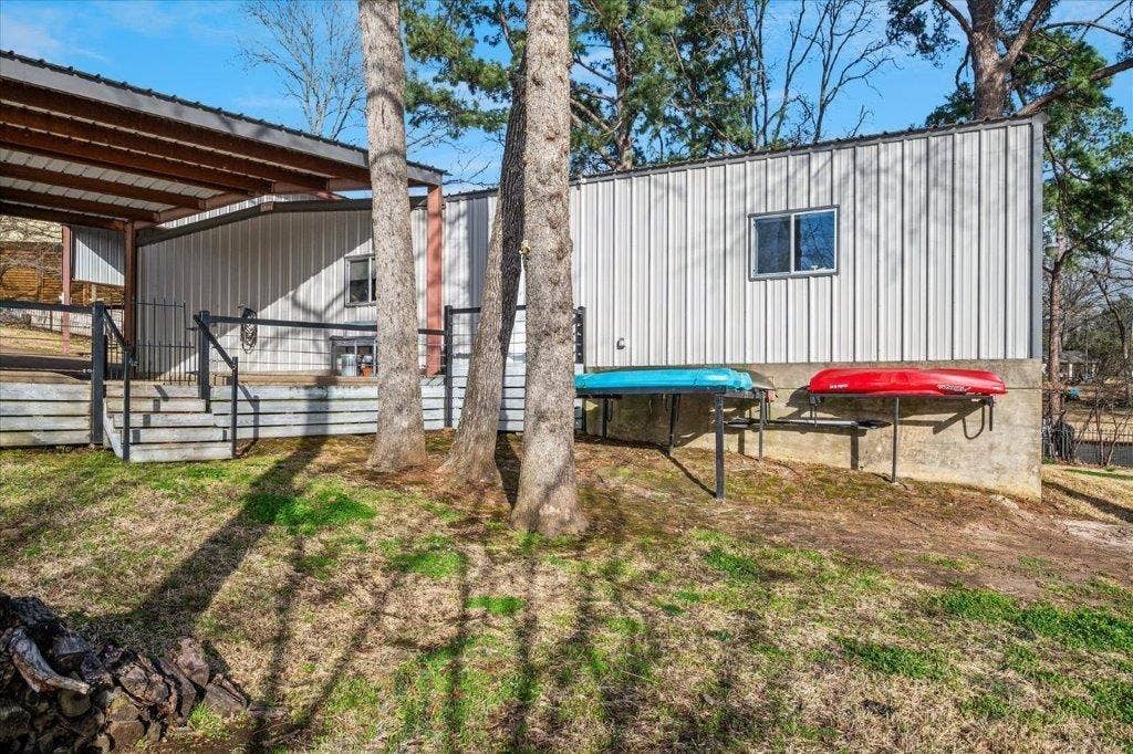 154 Bayside Circle, Malakoff, TX 75148 Additional view of 1200 sq ft insulated metal building and 600 sq ft bonus room for total of 1800 sq ft