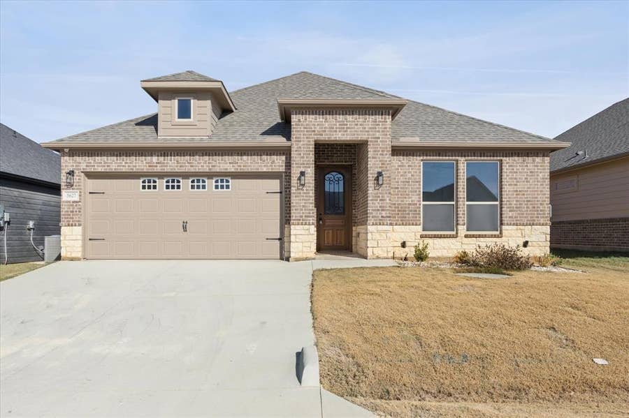 Property photo for 5627 Barkridge Drive, Granbury, TX