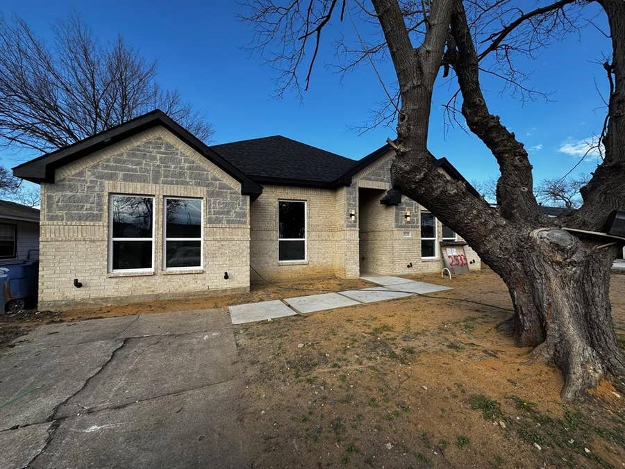 Property photo for 2533 Jonesboro Avenue, Dallas, TX