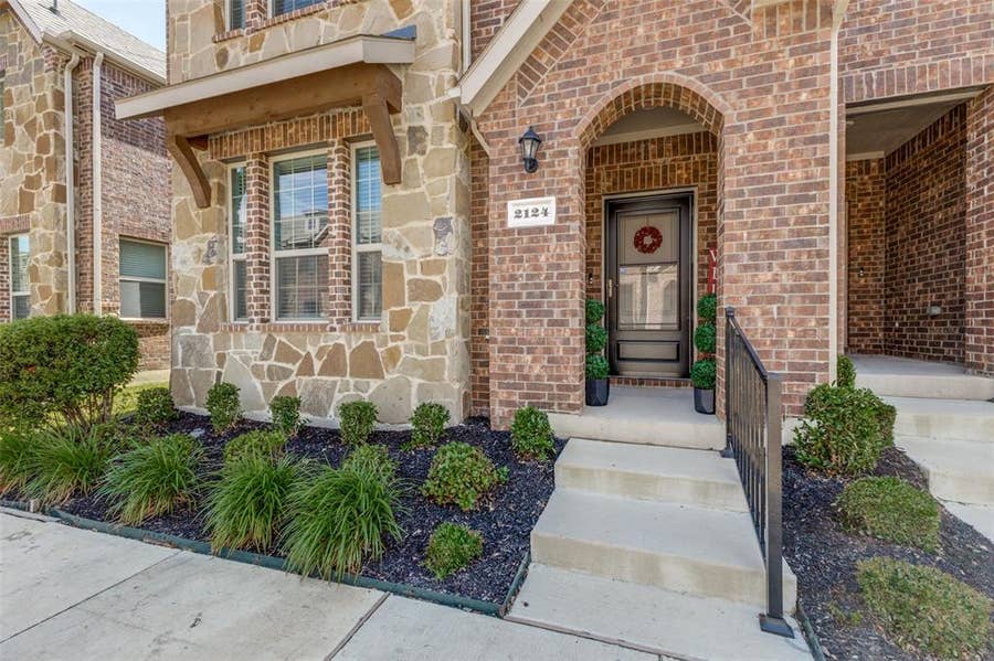 Property photo for 2124 Steer Creek Place, Mesquite, TX