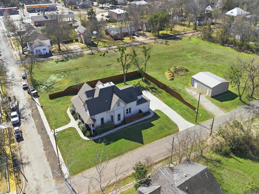 Property photo for 1401 Arp Street, Commerce, TX
