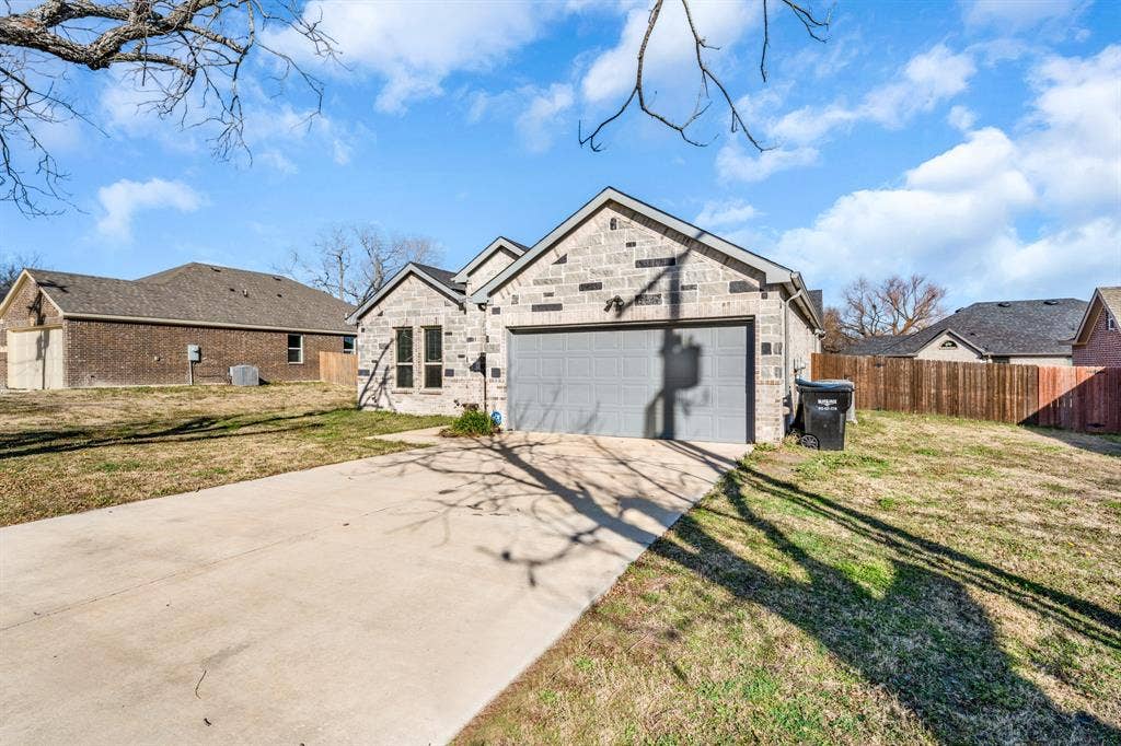 3820 Mcdougal Street, Greenville, TX 75401 3820 Mcdougal Street, Greenville, TX 75401