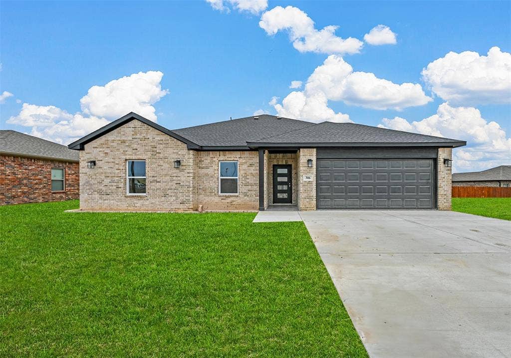 306 Day Drive, Mabank, TX 75147 306 Day Drive, Mabank, TX 75147