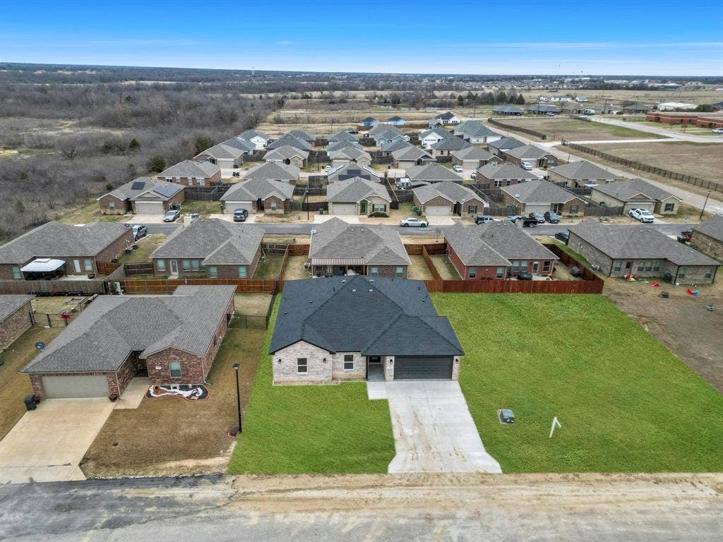 306 Day Drive, Mabank, TX 75147 306 Day Drive, Mabank, TX 75147