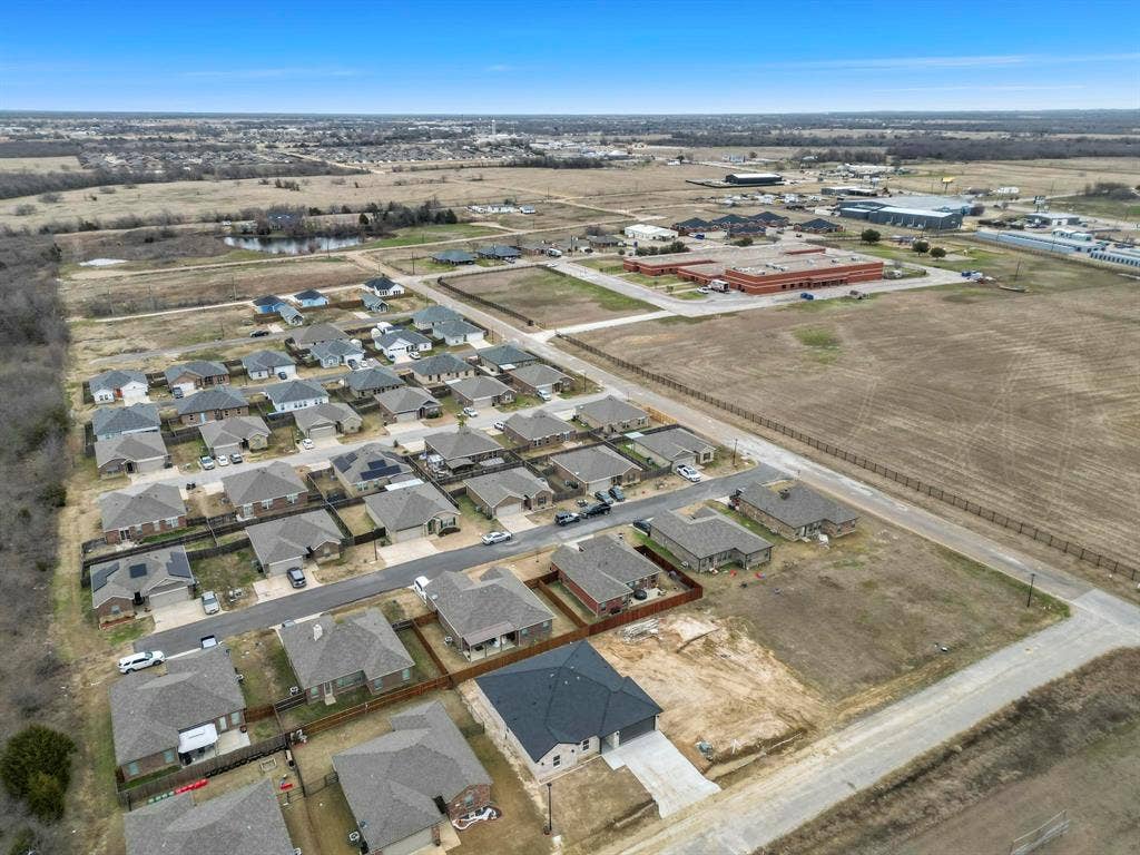 306 Day Drive, Mabank, TX 75147 306 Day Drive, Mabank, TX 75147