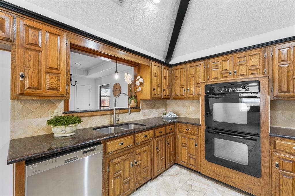 6018 Raleigh Drive, Garland, TX 75044 6018 Raleigh Drive, Garland, TX 75044