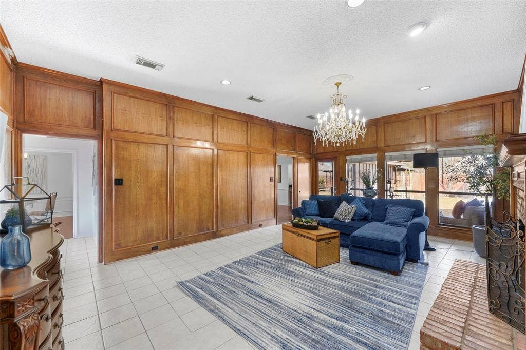 6018 Raleigh Drive, Garland, TX 75044 6018 Raleigh Drive, Garland, TX 75044
