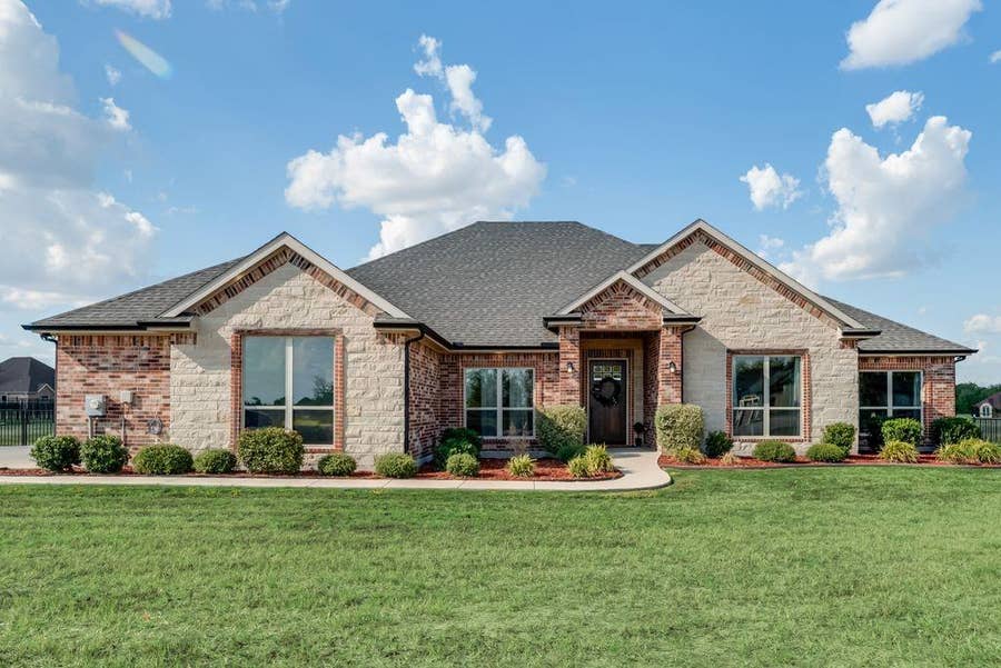Property photo for 1044 Encino Court, Wills Point, TX