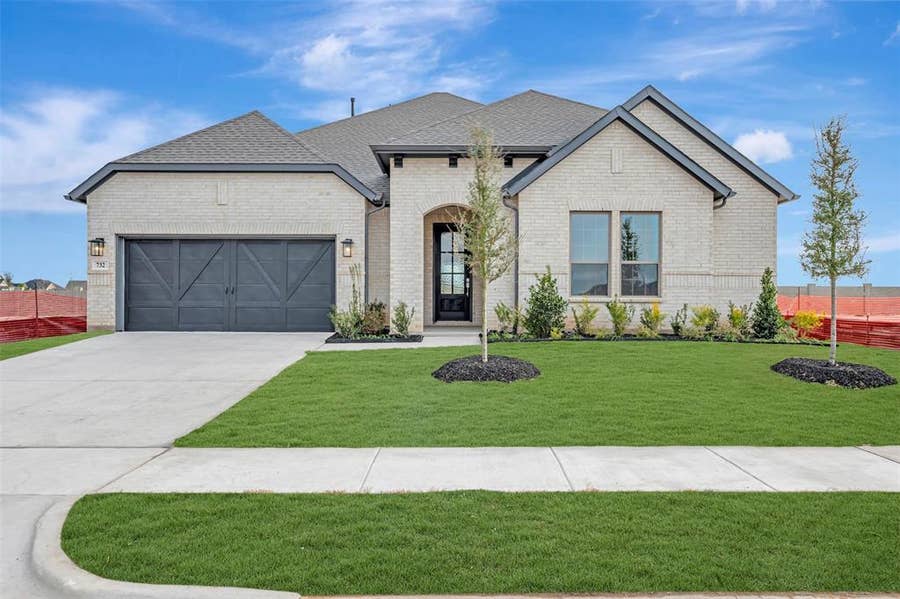 Property photo for 732 Shinnery Oak Way, Waxahachie, TX