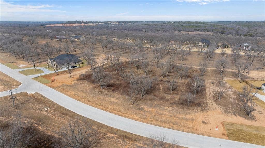 2142 E Landings N, Granbury, TX 76049 Gated community