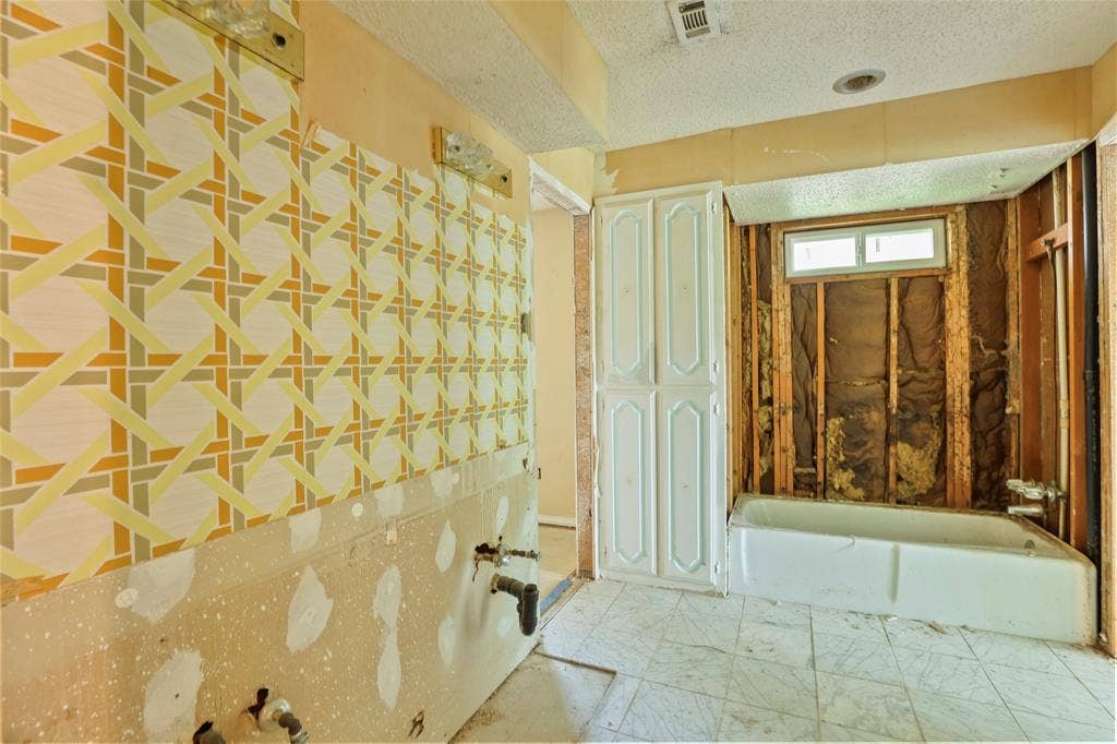 9706 Trevor Drive, Dallas, TX 75243 9706 Trevor Drive, Dallas, TX 75243