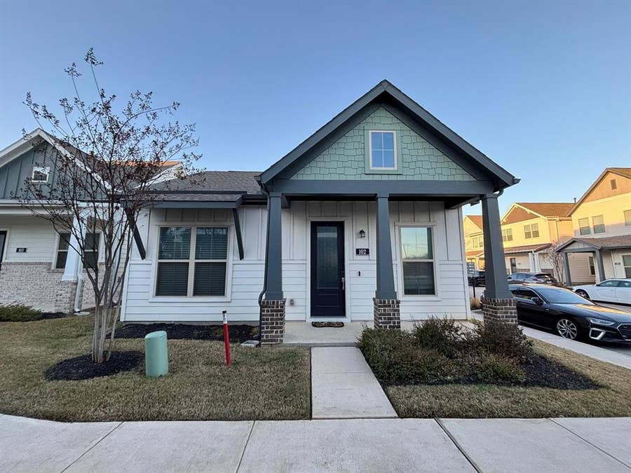 Property photo for 825 W Mayfield Road, #102, Arlington, TX
