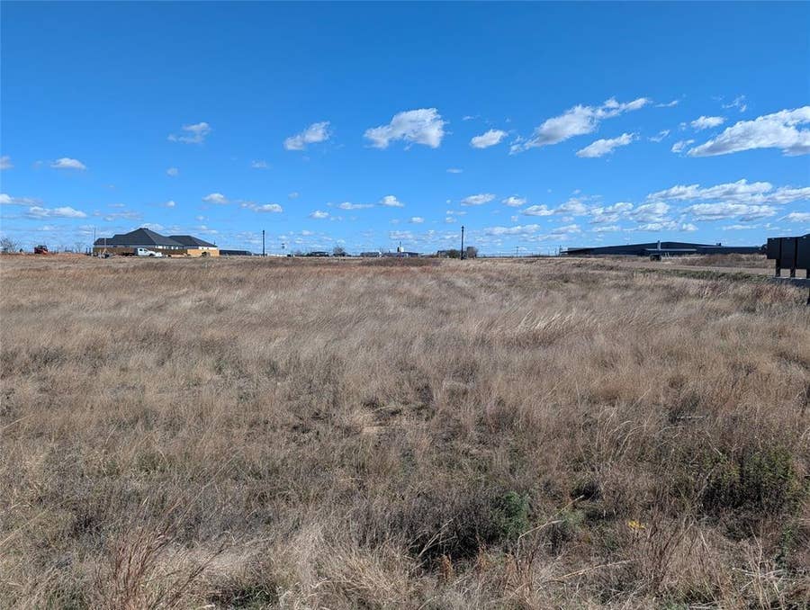 Property photo for 284 Victory Drive, Mabank, TX