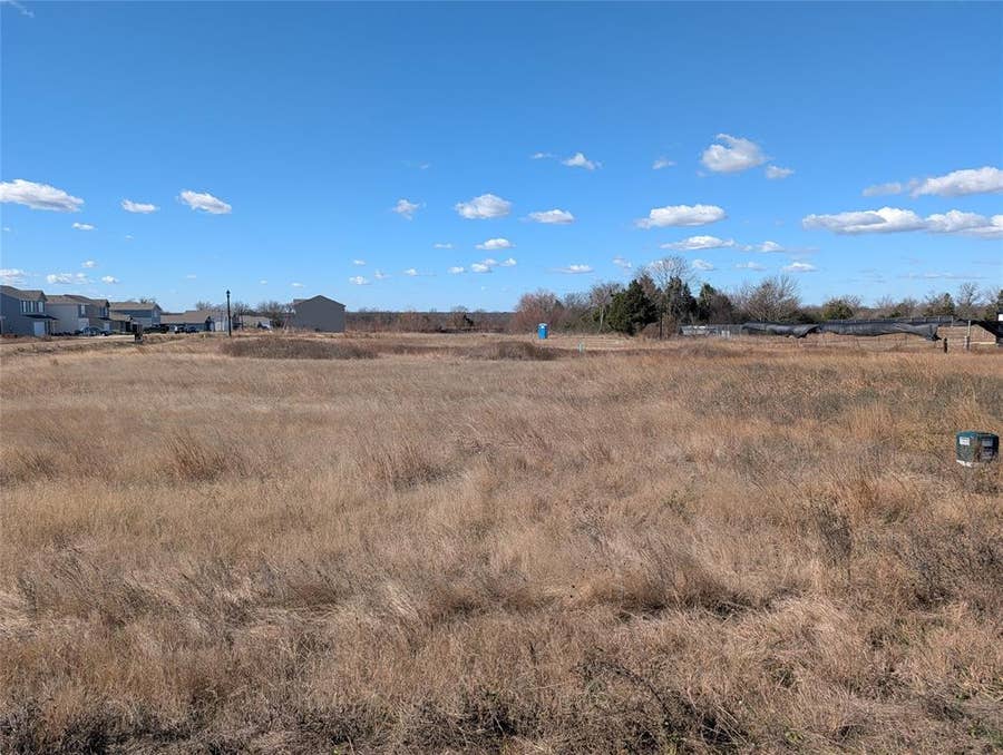 Property photo for 282 Victory Drive, Mabank, TX