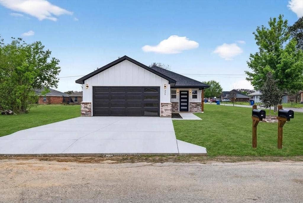 335 Flying Bridge, Gun Barrel City, TX 75156 335 Flying Bridge, Gun Barrel City, TX 75156