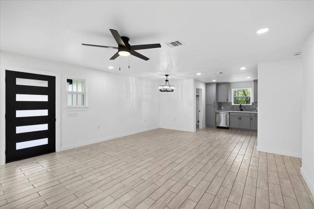 335 Flying Bridge, Gun Barrel City, TX 75156 335 Flying Bridge, Gun Barrel City, TX 75156