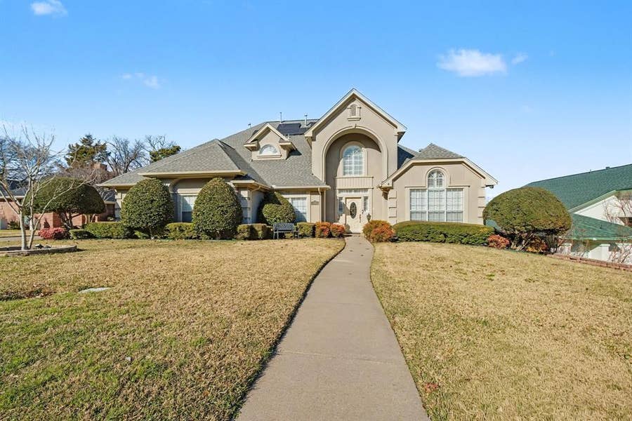 Property photo for 605 Ten Mile Drive, DeSoto, TX