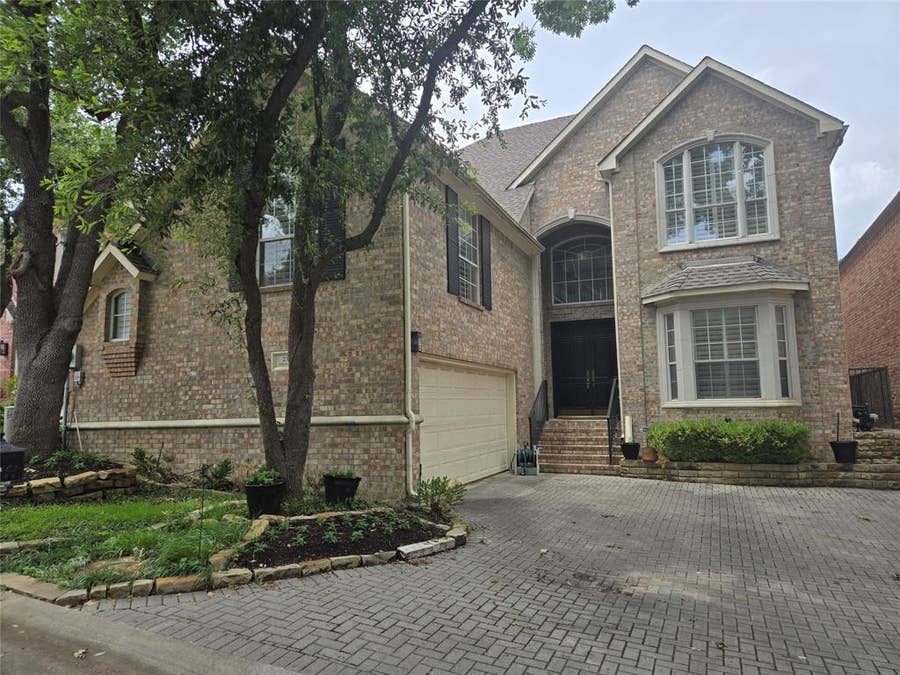 Property photo for 23 Ashton Court, Dallas, TX
