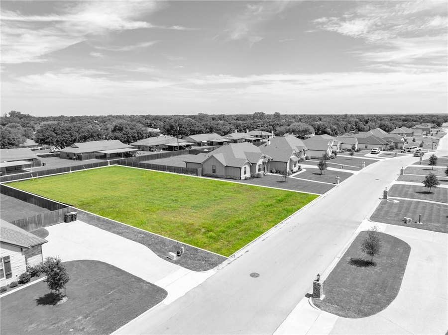 Property photo for 220 Fox Run Lane, Robinson, TX