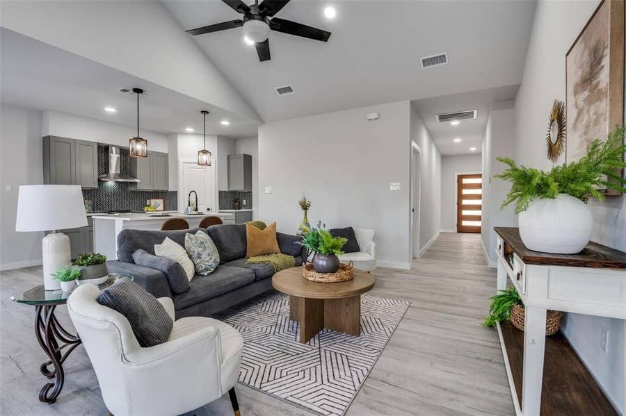 Property photo for 420 Kelly Lane, Seven Points, TX