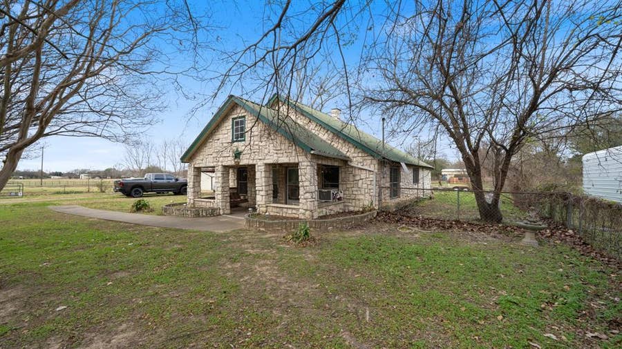 Property photo for 120 Davis Road, Combine, TX