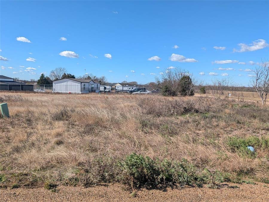 Property photo for 272 Victory Drive, Mabank, TX