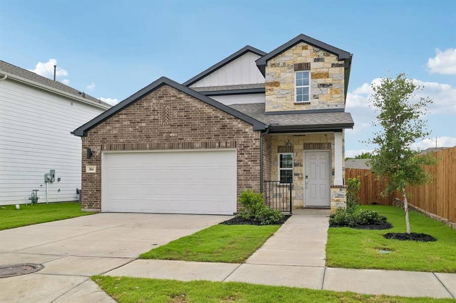 Property photo for 304 Sun Harvest Drive, Royse City, TX