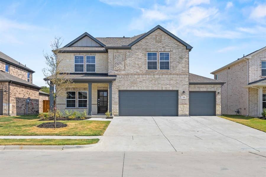 Property photo for 725 Vineyard Way, Forney, TX