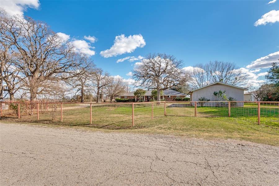 Property photo for 515 Farr Altom Road, Combine, TX
