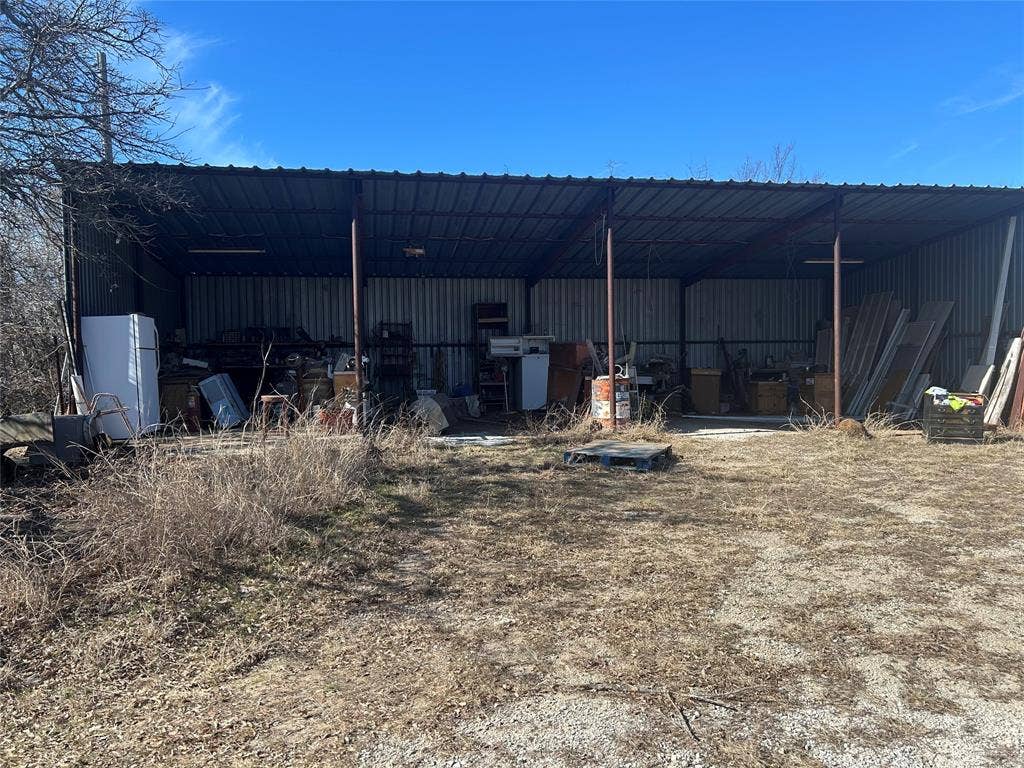 3292 W Fm 5, Aledo, TX 76008 4 stall barn