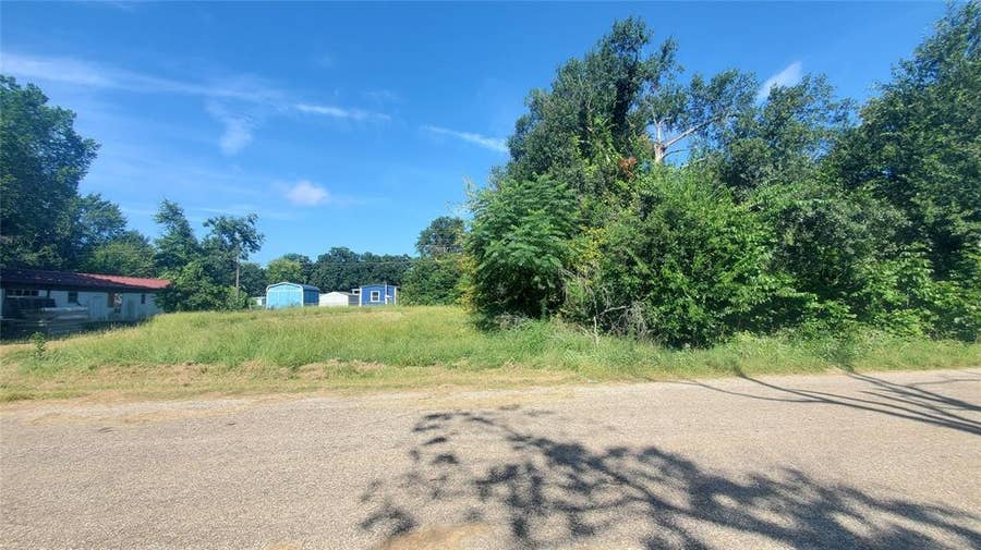 Property photo for 117 Osage Drive, Mabank, TX