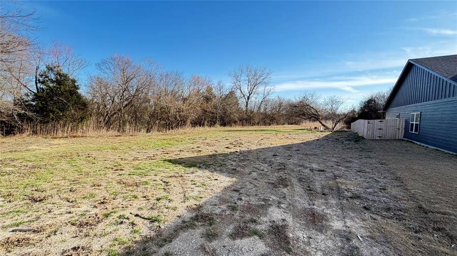 Property photo for tbd Maple Street, Farmersville, TX