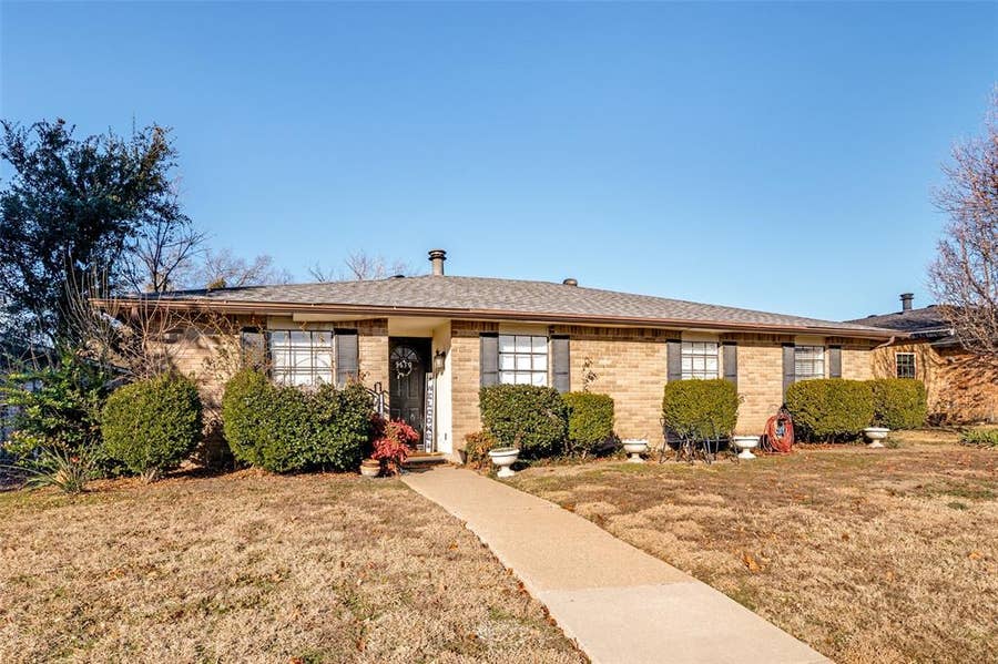 Property photo for 5610 Magnolia Lane, Rowlett, TX