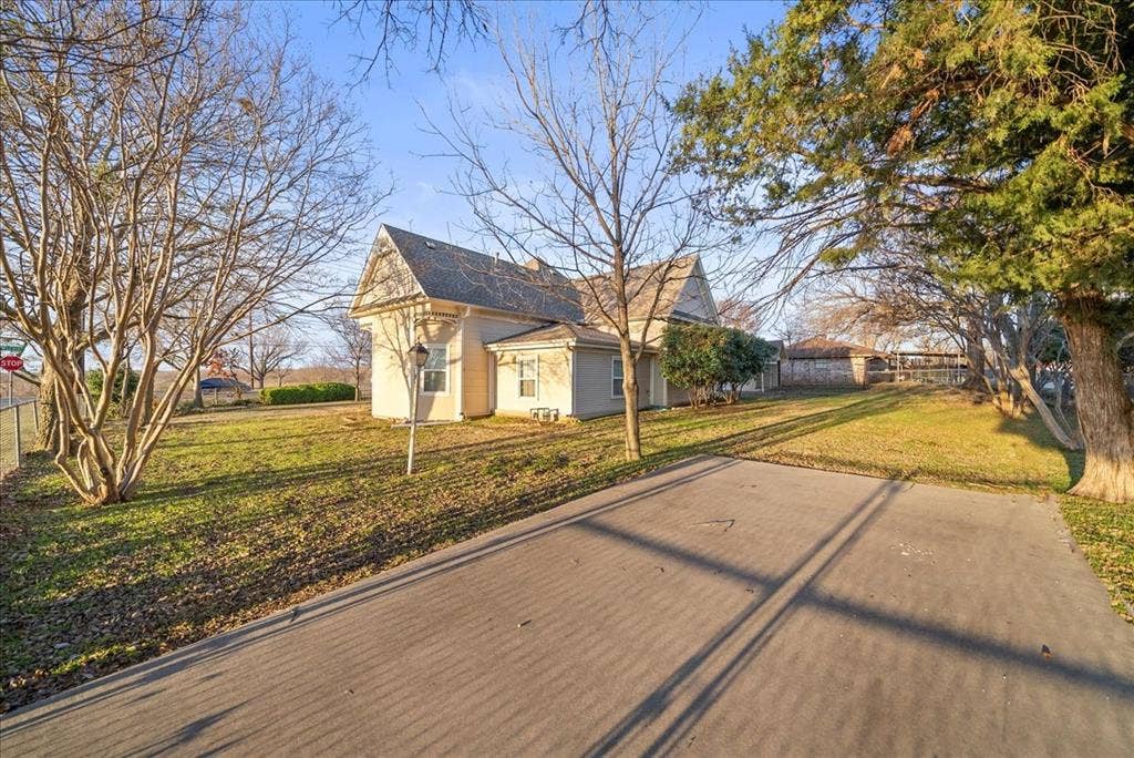 101 N 7th Street, Krum, TX 76249 101 N 7th Street, Krum, TX 76249