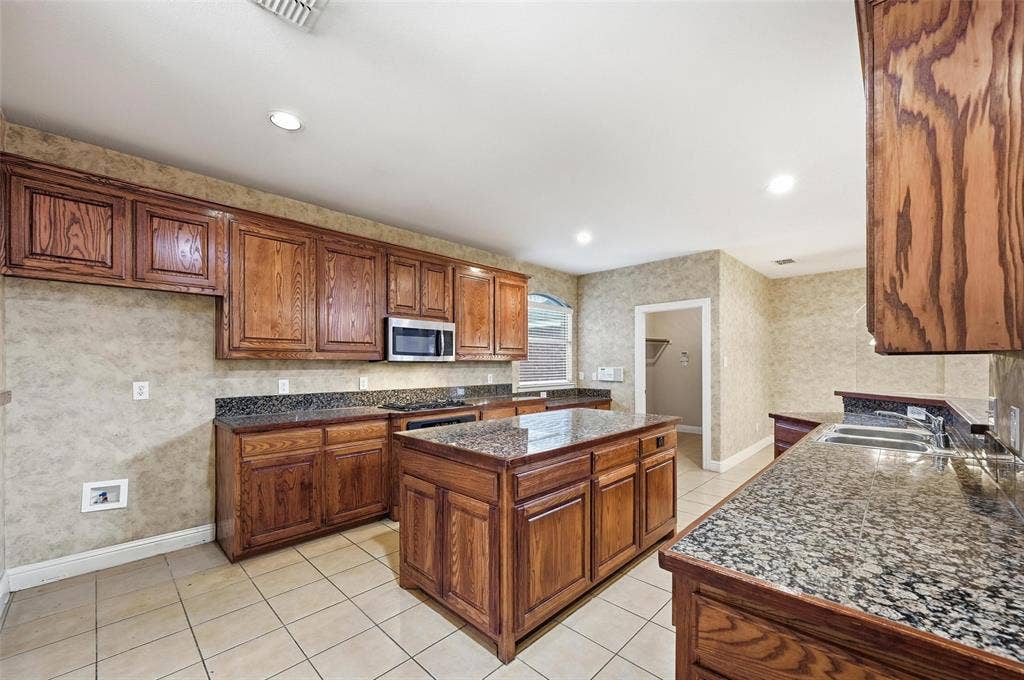 222 River Birch Trail, Garland, TX 75040 222 River Birch Trail, Garland, TX 75040