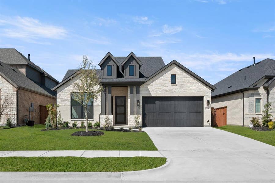 Property photo for 1417 Ripple Glass Road, Midlothian, TX