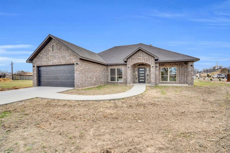 Property photo for 203 W Denton Street, Palmer, TX