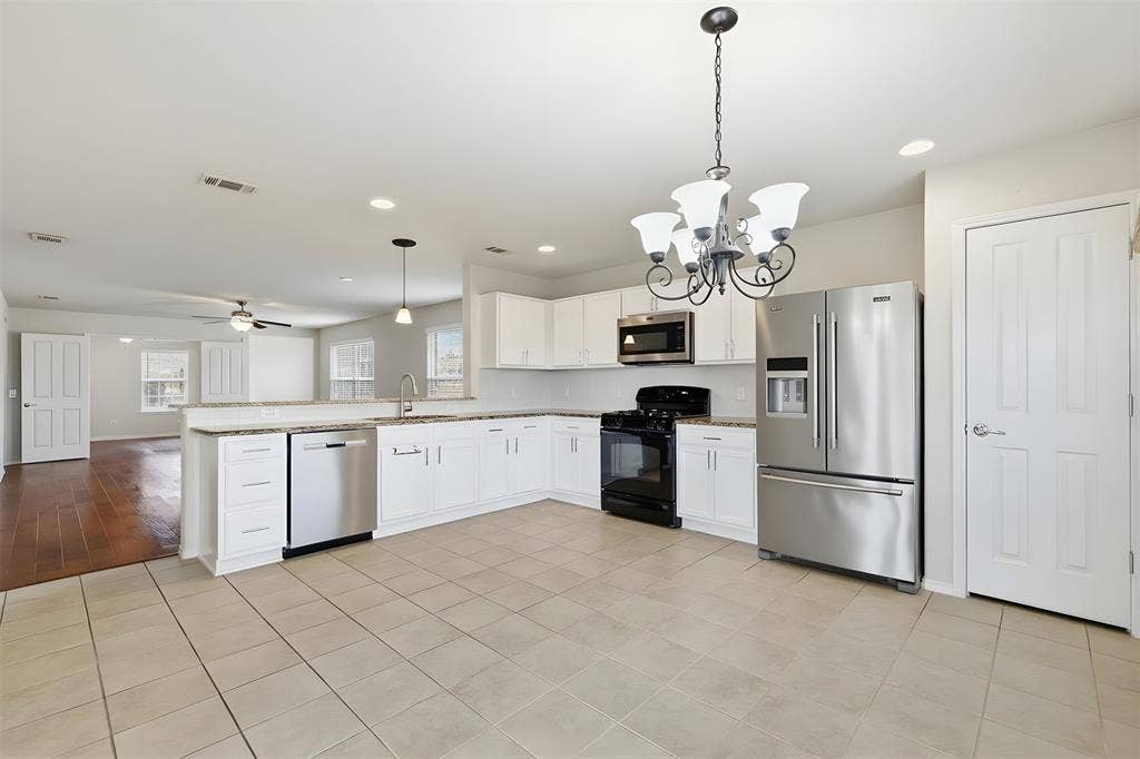 1492 Troon Drive, Frisco, TX 75036 Open Floor Plan Great for Entertaining