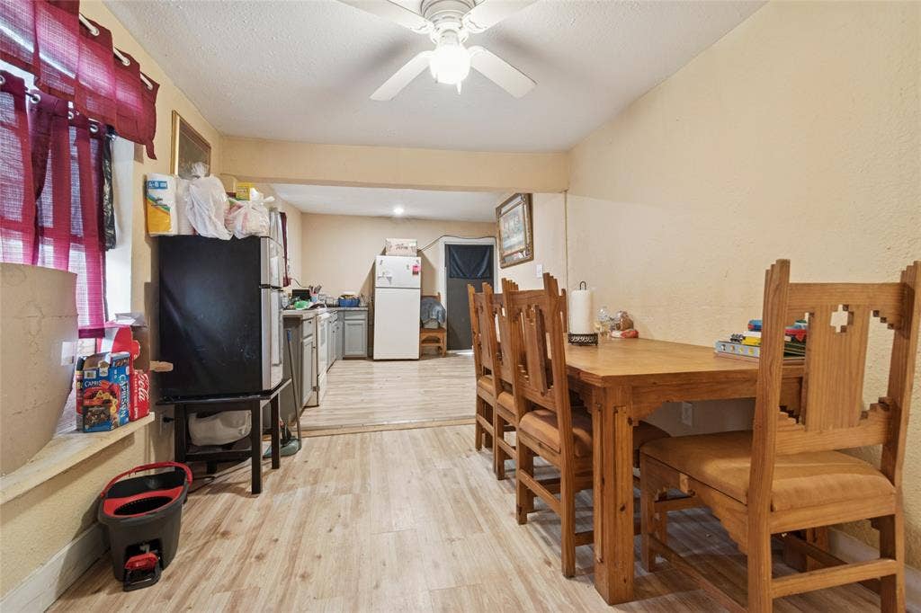 805 E 11th Street, Kemp, TX 75143